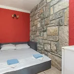 Five-bedroom In *