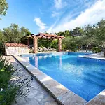 Σπίτι διακοπών Five-bedroom In *