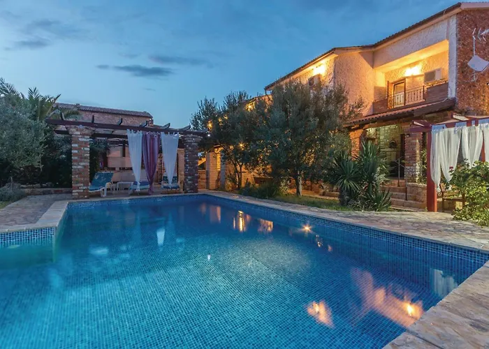 Five-bedroom In Vir