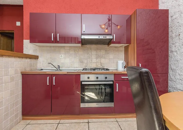 Hébergement de vacances Five-bedroom In *