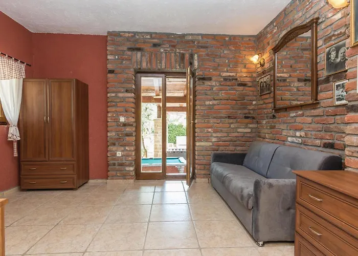 Five-bedroom In