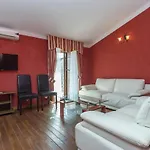 Five-bedroom In *