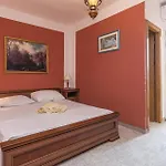 Ferienhaus Five-bedroom In Vir