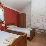 Five-bedroom In Ferienhaus