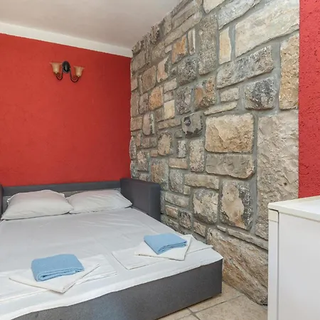 Five-bedroom In *