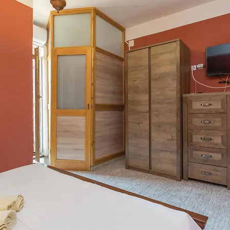 Five-bedroom In