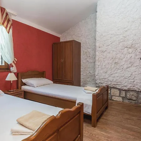 Five-bedroom In Ferienhaus