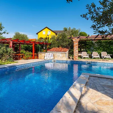 Holiday home 9 Bedroom Cozy In