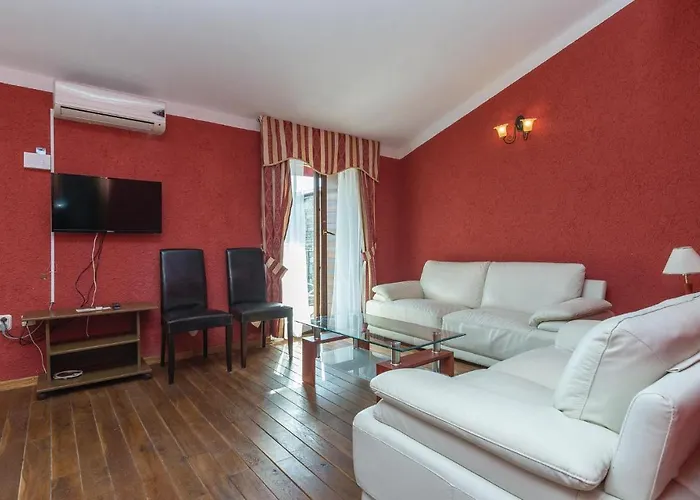 Five-bedroom In *
