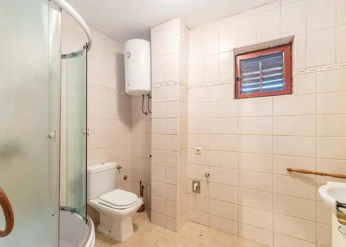 Five-bedroom In Hébergement de vacances *