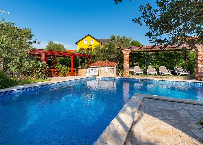 Hébergement de vacances Five-bedroom In